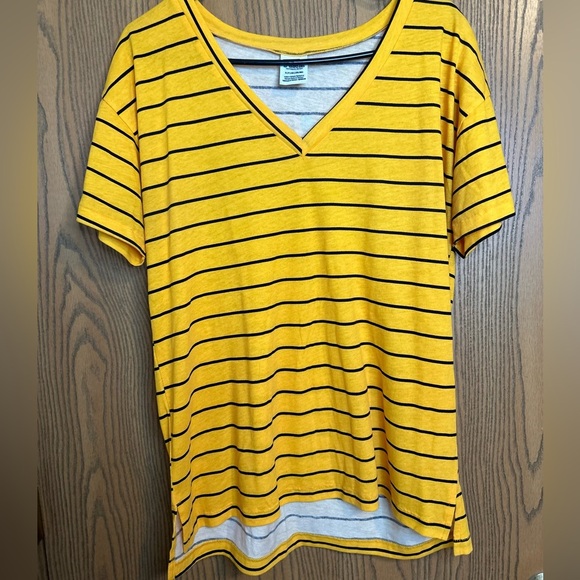 Victoria’s Secret VS PINK! Rare Striped V-Neck Logo Short Sleeve Tee Size Small - Picture 2 of 9